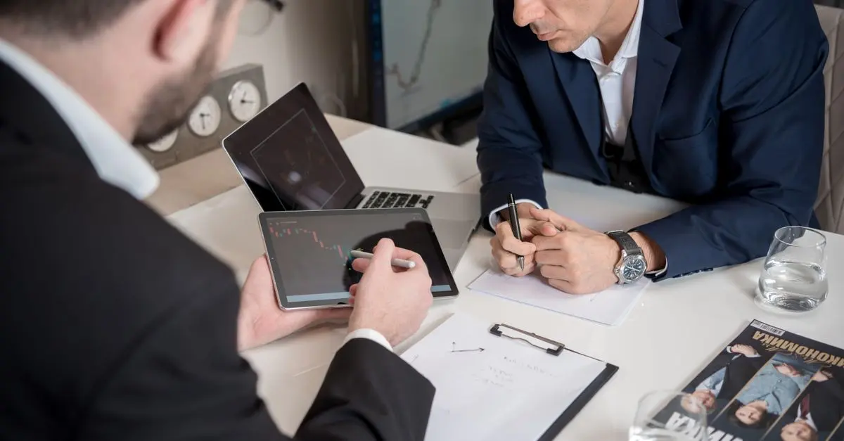 Comment les experts conseil banque évaluent vos besoins financiers