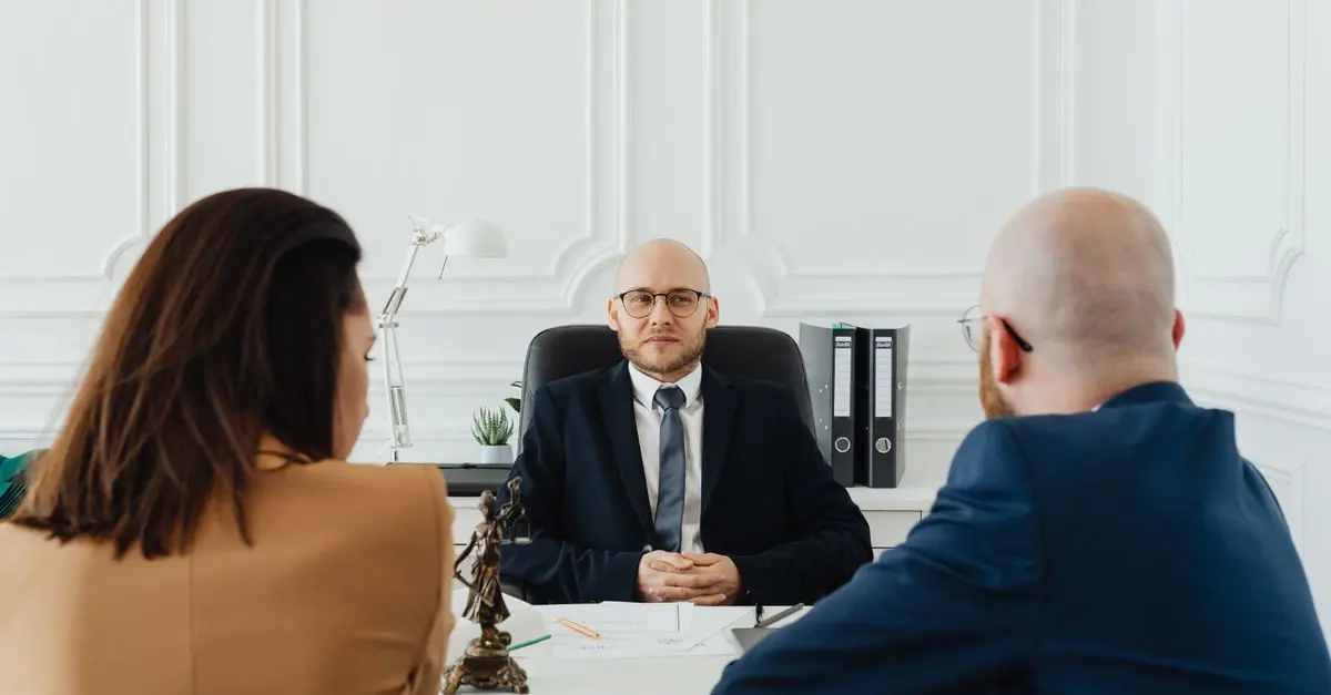 Comment réussir votre premier entretien avec un expert conseil banque