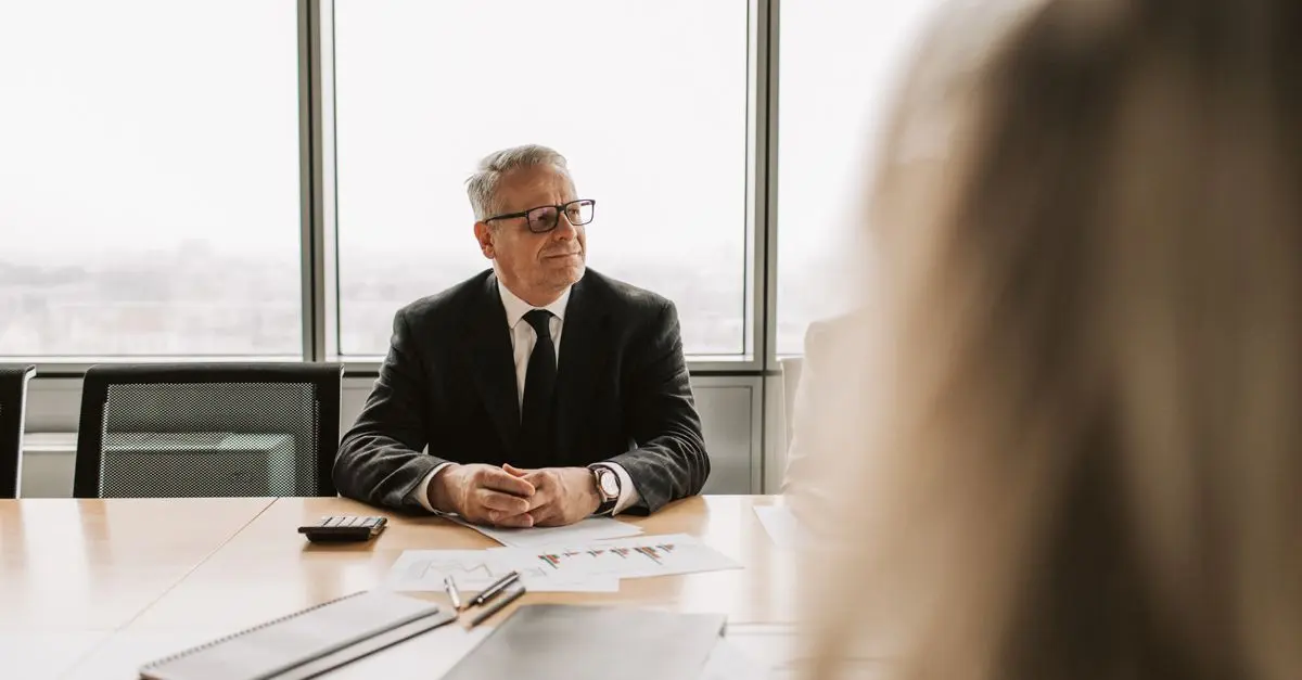 Comment bien préparer votre première rencontre avec un expert conseil banque